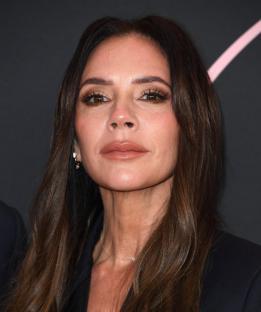 LOS ANGELES, CALIFORNIA - FEBRUARY 03: Victoria Beckham arrives at the Premiere Of