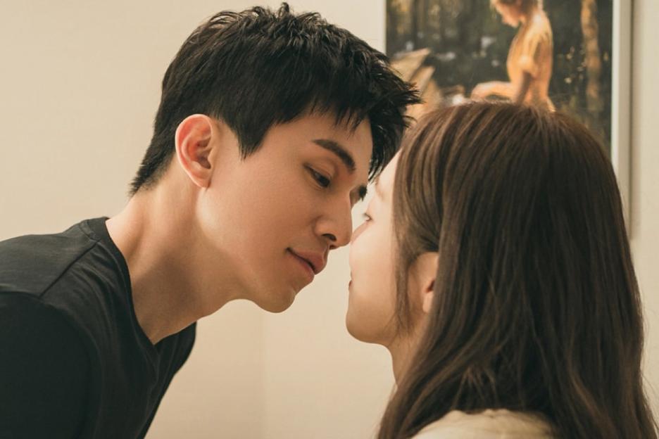 Lee Dong Wook And Lee Sung Kyung Are Seconds Away From A Kiss In “The Nice Guy”