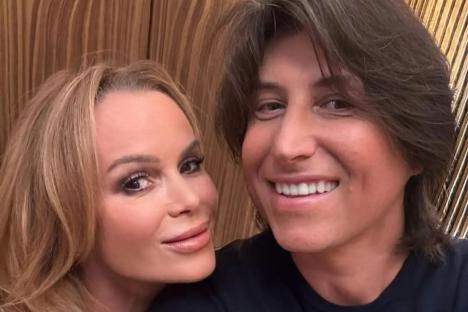 David Walliams takes brutal swipe at ex BGT co-star Amanda Holden’s glam selfie with husband Chris