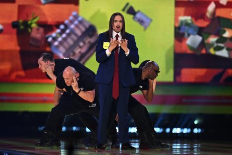 Tommy Cash performing at Eurovision.