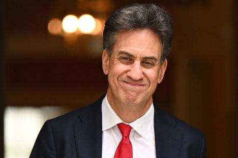 Curry houses ‘could be WIPED OUT’ by Ed Miliband’s dash to Net Zero ‘as they need to use gas ovens’