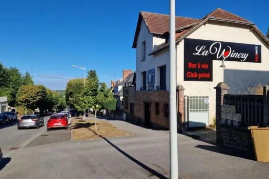 One dead and five injured after car ‘deliberately reverses into crowd at high speed’ outside wine bar in France