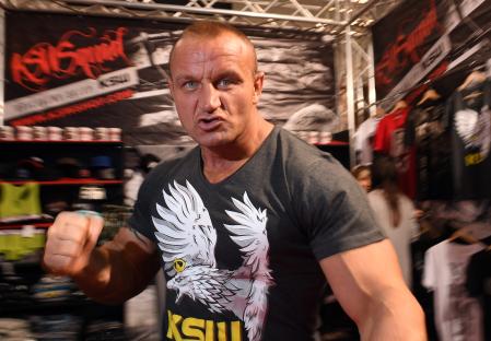 Who is Eddie Hall opponent Mariusz Pudzianowski, and what is his MMA record?