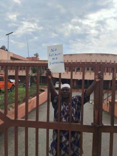 Workers paralyse activities at federal Secretariat in Ibadan 4