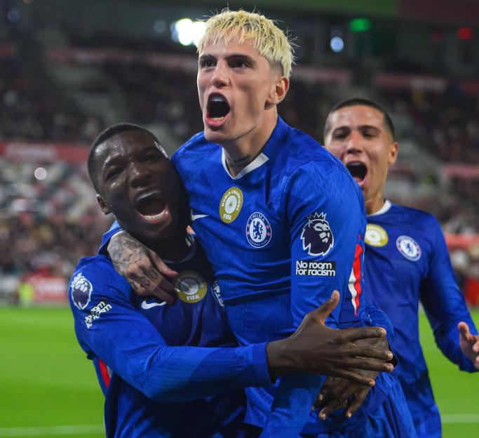 Chelsea players celebrating a goal.