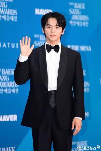 Stars Grace The Red Carpet At 61st Baeksang Arts Awards 31