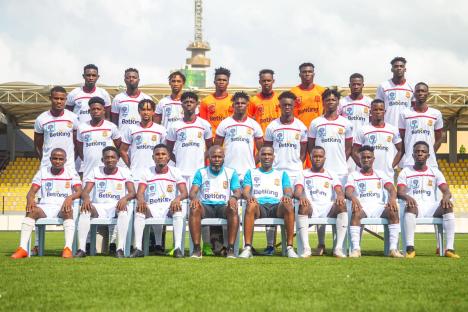 NPFL: Ikorodu City held hostage by angry fans after draw against Shooting Stars