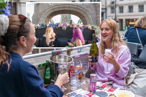 London’s newest bus journey has cocktails, movie soundtracks and quizzes