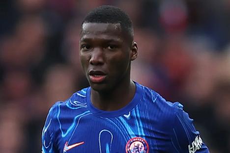 Chelsea’s £115m ace Moises Caicedo has £160k Audi seized by cops after driving without valid licence by training ground