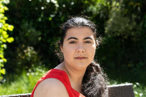 Portrait of Kyleigh Digiovanni, a woman with a mint allergy.