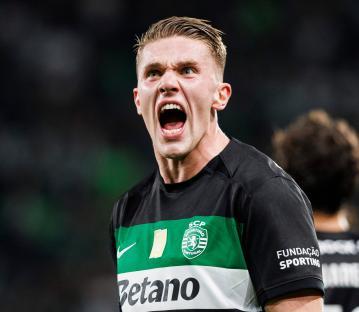 Viktor Gyokeres of Sporting celebrating after scoring a goal.