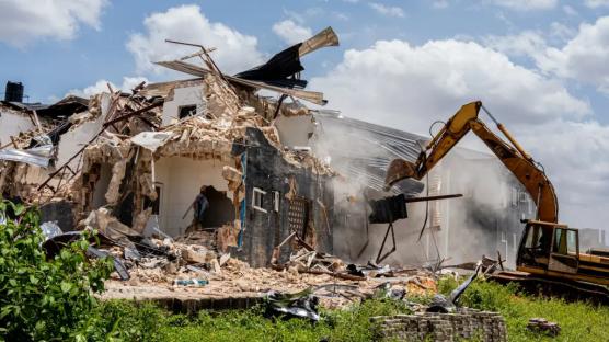 Again, Okpebholo demolishes two buildings allegedly used for cultism, kidnappings in Edo 3
