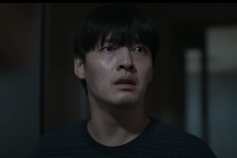 Watch: Kang Ha Neul Moves Into His New Apartment Where Misfortune Begins In New Film “Wall To Wall” Teaser