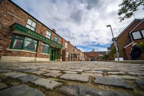 Coronation Street legend dies in heartbreaking scenes next week – 17 years after debut