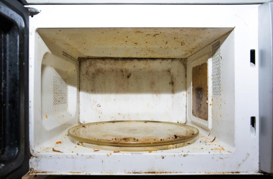 The genius microwave cleaning hack that breaks down tough grime without any scrubbing & it only takes minutes
