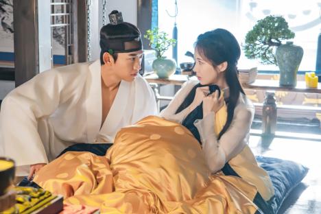 Seohyun Wakes Up Next To Taecyeon After A Plot-Changing Night In “The First Night With The Duke”
