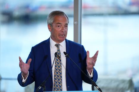 Farage blasts ‘net stupid zero’ for destroying jobs and pledges to ‘save’ UK gas ahead of showdown Scottish by-election 