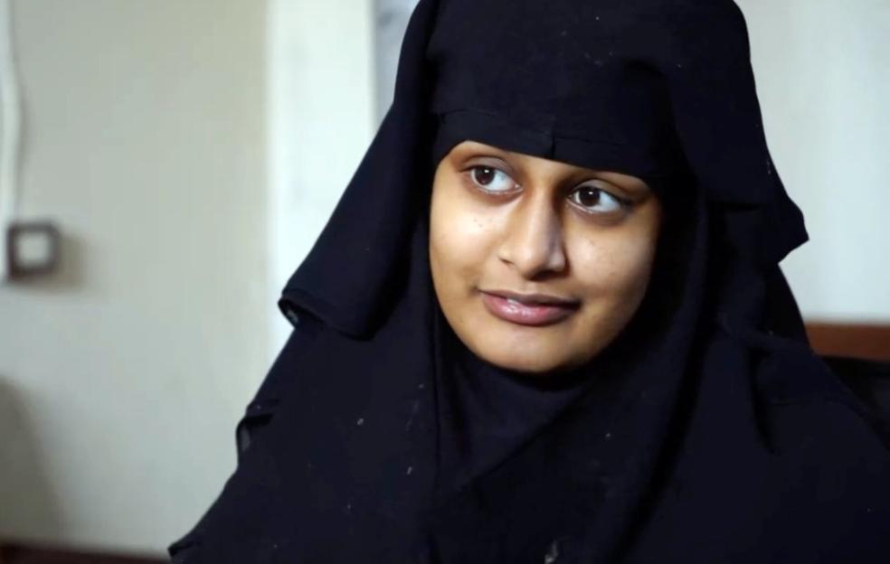 Shamima Begum wearing a black hijab during an interview.