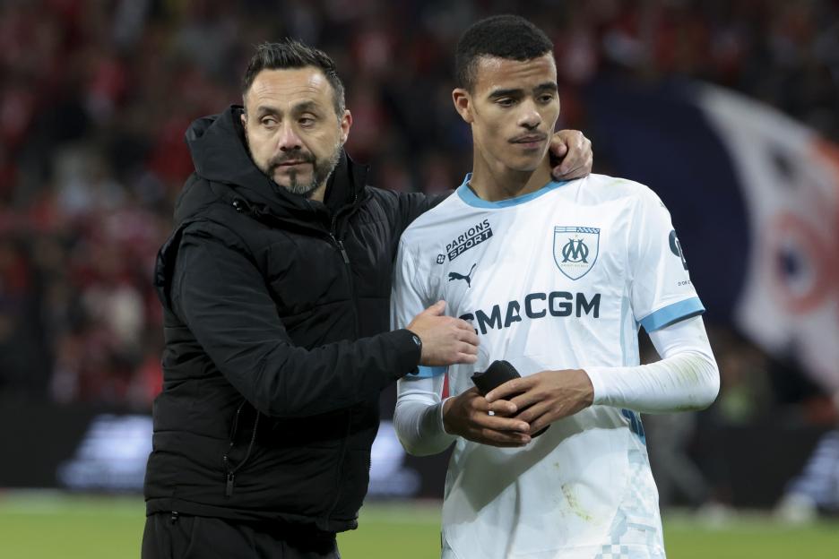 Olympique de Marseille coach Roberto De Zerbi and player Mason Greenwood.