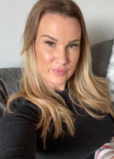 Headshot of Victoria Hewitt.