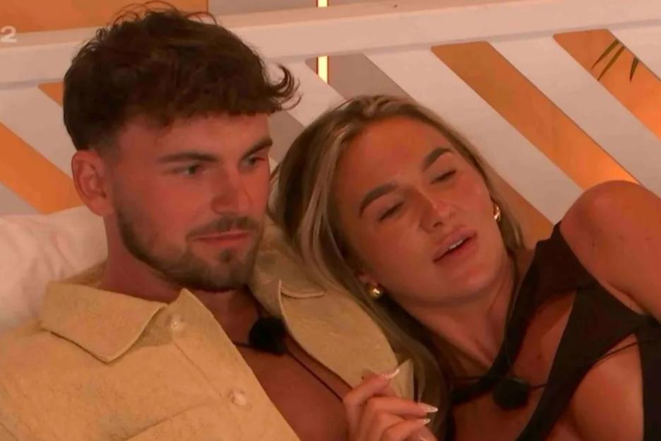 Love Island fans confused by boy’s bizarre kissing technique saying ‘it’s SO creepy’