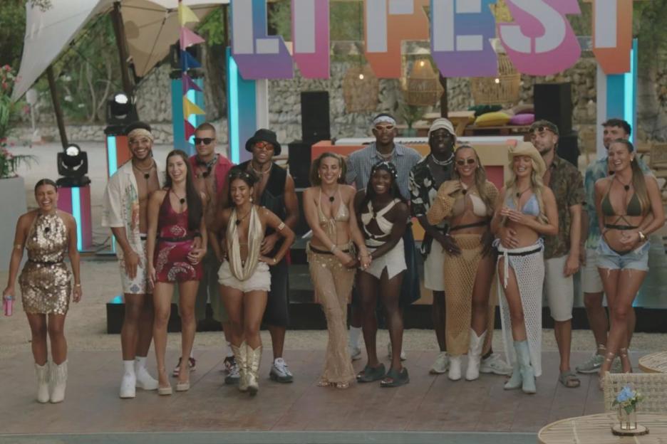 Love Island boy accused of ‘coasting to the final’ and targeting ‘fan favourite girl’