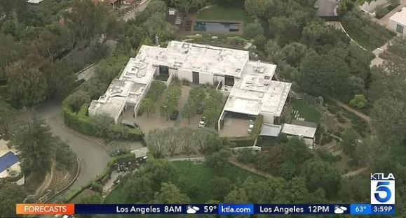 Aerial view of Jennifer Aniston's home.