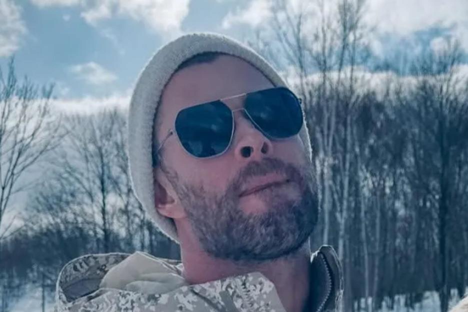 Chris Hemsworth divides fans by sharing an ‘inappropriate’ snap from family vacation