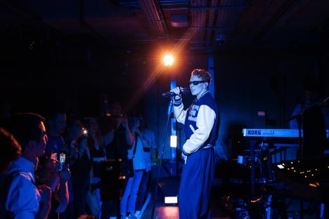 La Roux performing on stage.