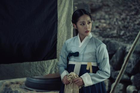Lee Jae Wook And Jo Bo Ah Walk The Line Between Suspicion And Longing In &#8220;Dear Hongrang&#8221; 8