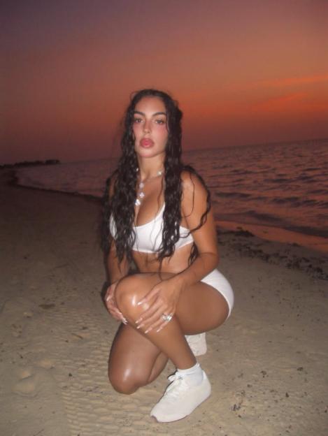 Georgina Rodriguez Alo advert on the Red Sea, , https://www.instagram.com/p/DNlMhSCoQNq/?img_index=1,