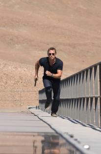 Daniel Craig running in a scene from *Quantum of Solace*.