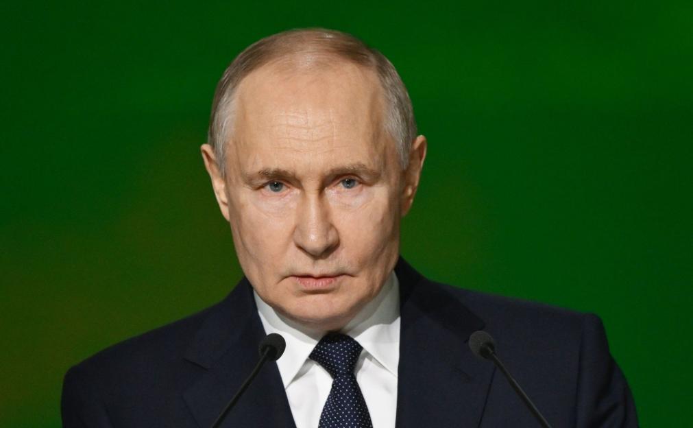 Vladimir Putin at the "Everything for Victory" forum.