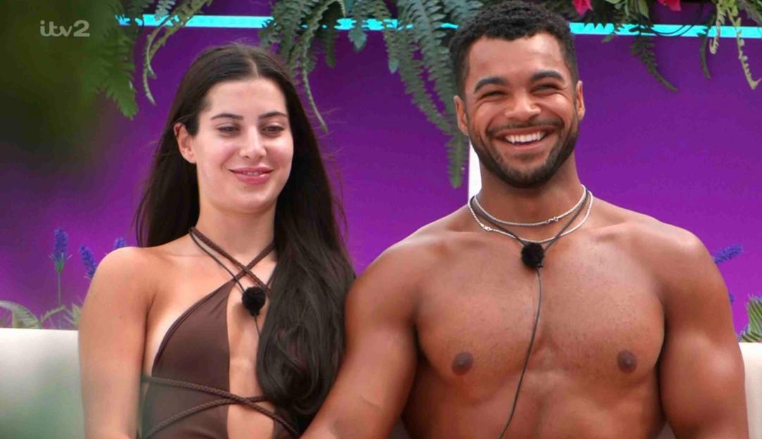 Jamie and Yasmin from Love Island recoupling.