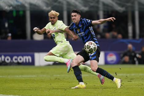 Lamine Yamal of FC Barcelona battling for the ball.