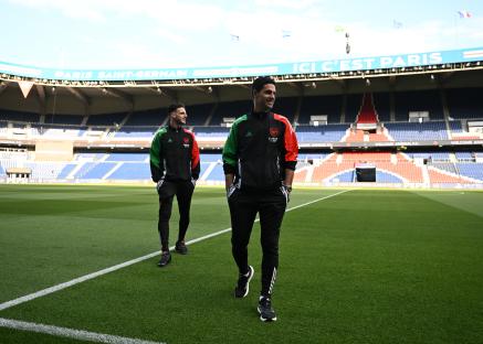 Mikel Arteta and Declan Rice at Parc des Princes.