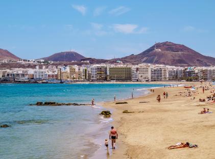 Horror as man plunges 100ft to his death while taking a selfie on eighth floor roof of Canary Islands hotel