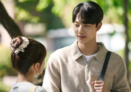 Roh Jeong Eui And Cho Jun Young&#8217;s Connection Grows Beyond Senior-Junior In &#8220;Crushology 101&#8221; 3