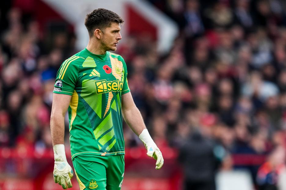 NOTTINGHAM, ENGLAND - NOVEMBER 10: Newcastle United FC goalkeeper Nick Pope looks on during the Premier League match between Nottingham Forest FC and Newcastle United FC at City Ground on November 10, 2024 in Nottingham, England. (Photo by Rene Nijhuis/MB Media/Getty Images)