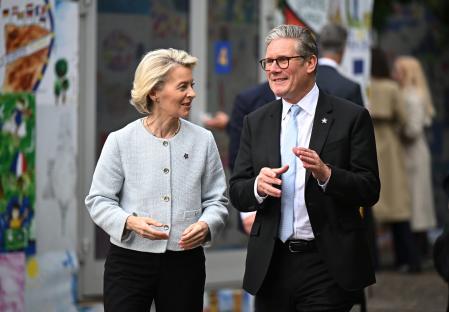 Keir Starmer and Ursula von der Leyen in conversation.