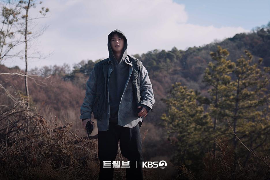Twelve-seo-in-guk-2