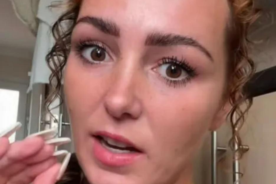 Traveller cleaning fan reveals ‘best method ever’ for smear-free windows & why you must NEVER clean them on a sunny day