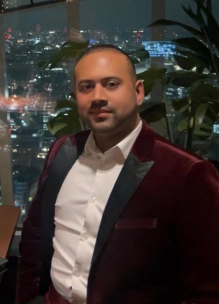 I make £8,500 a month doing simple job and only work three hours a day – I’m less stressed and have more time to myself