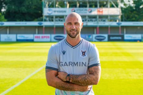 Premier League cult hero looks unrecognisable as he completes 14TH transfer of career as he joins non-league minnows, , Charlie Austin Signs for AFC Totton ¿¿