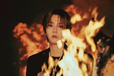 EXO’s Baekhyun Tops iTunes Charts All Over The World With “Elevator” And “Essence Of Reverie”