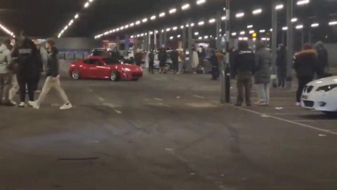 Moment hundreds of idiot boyracers take over Tesco car park for ‘illegal’ late-night meet leaving locals fuming