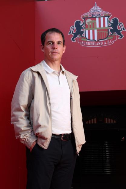 Unveiling the Secrets of Regis Le Bris’ Sunderland Transformation: The Black Cats are Ready for a Showdown with Man Utd!