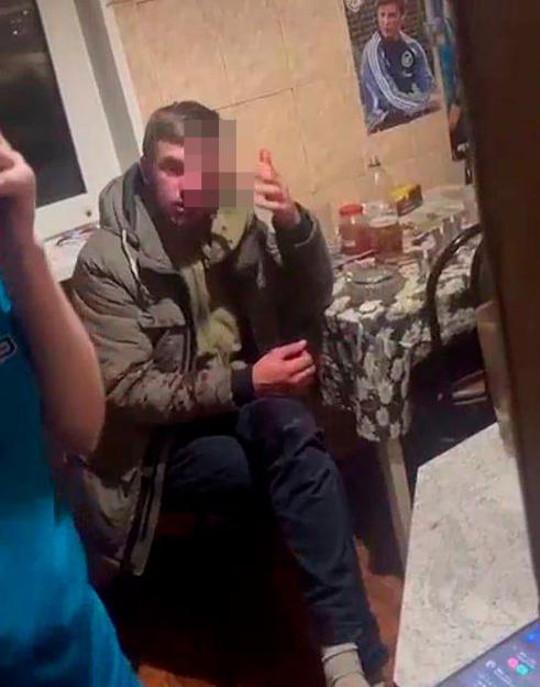 Harrowing Moment: Husband Confronts Police with 8-Inch Knife Stuck in His Eye After Wife Stabs Him for ‘Talking Trash’