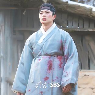 Yook Sungjae&#8217;s Spirit Falls Into Deep Sorrow And Despair In &#8220;The Haunted Palace&#8221; 6
