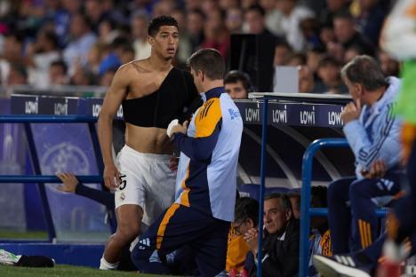 Mandatory Credit: Photo by Manu Reino/DeFodi Images/REX/Shutterstock (15266893da) Jude Bellingham (Real Madrid CF) looks on during the LaLiga match between Getafe CF and Real Madrid at Coliseum on April 23, 2025 in Getafe, Spain. (Photo by Manu Reino/DeFodi Images) Getafe CF v Real Madrid - LaLiga - Coliseum, Getafe, Spain - 23 Apr 2025